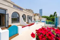 Mediterranean Romantic Seaview Holiday Guesthouse by the Blue Shore (Xinghai Square Branch) Hotels in 