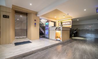 Bin Bin Hotel 12 - Near SaLa Residence