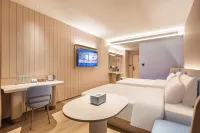 HanTing Hotel (Nanyang Binhe Dadao Wolonggang)