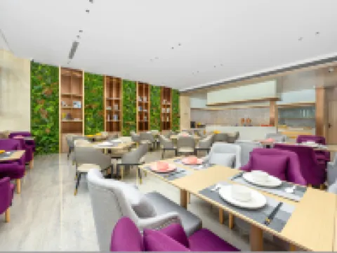 Lavande Hotel (Shuo-Huang Railway Suning North Station) فنادق في سونينغ