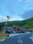 Who is at the swing homestay - 주차장