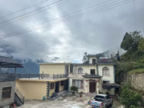 虎跳峽雲隱半山民宿 鄰近雲南·香格里拉中虎跳峽的酒店