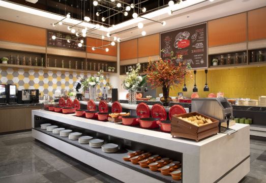 Hampton by Hilton AYDC 위치