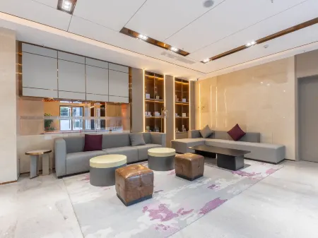 Lavande Hotel (Wuhan Chuhe Hanjie Branch) Отели рядом с достопримечательностью «Library of Faculty of Information Sciences»