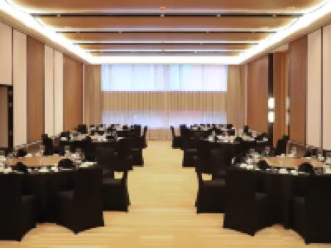Yanji Dinosaur Hot Spring Hotel (Korean Folk Village Yanji Dinosaur Kingdom) Hotels in Yanji