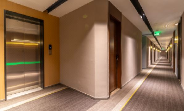 Royal Court Hotel (Shanghai Houtan Subway Station Branch)