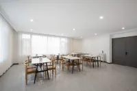 Xiangyun Hotel (Taoxian Airport Shenyang Conservatory of Music Taoxian Campus Branch)
