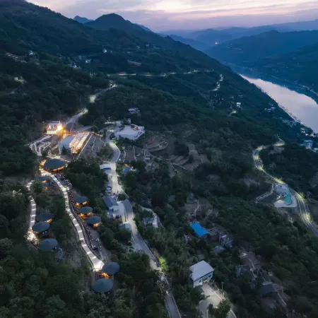Yinju Xiangli Qingmugua Zhi Wei Vacation Apartment