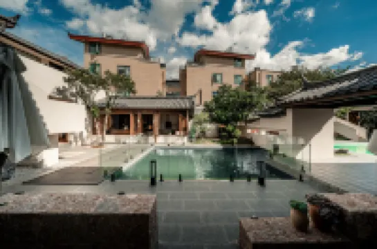 Zangmi · Muyi · Designer Garden Resort Hotel (Lijiang Gucheng District)