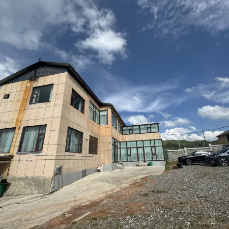 Langmusi Ram's Windy Courtyard Homestay