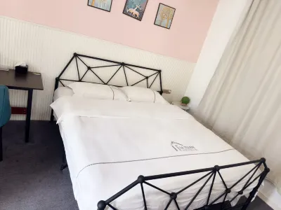 Leyuan Theme Apartment (Kaifeng Municipal Government) Hotels in Kaifeng station area