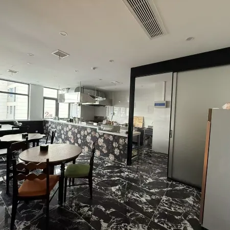 Dongjieli Design Hotel (Xinmi Qinwei Water City)