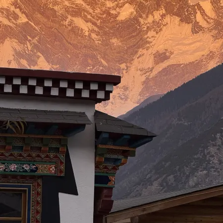 Kangsang Taolin Xueshan Tibetan Chalet