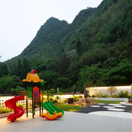 Floral Hotel·ZhenShanXiSu (Yangshuo Xingping Town 20 Yuan Banknote Background Scenic Area Store)