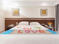 三亚龙兴莱曼海景度假酒店 - 高级池景大床房