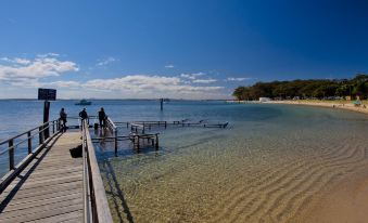 Oaks Nelson Bay Lure Suites