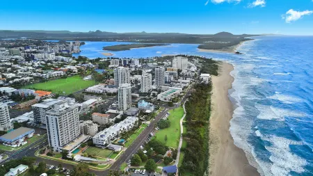 Elouera Tower Отели рядом с достопримечательностью «Cotton Tree Park»