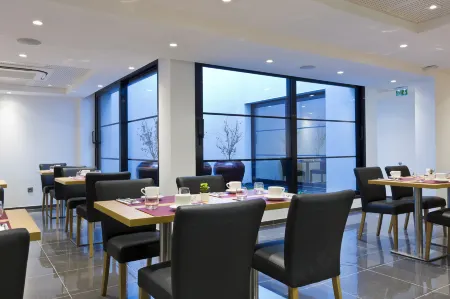 Simon's Boutique Hôtel Отели рядом с достопримечательностью «Paris Event Center»