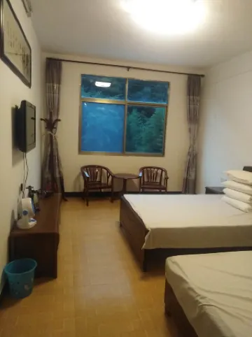 Tonglu Xuexi Mingju Отели рядом с достопримечательностью «Tianlongjiupu»