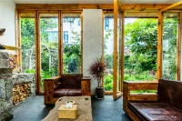 Mu Yun Flower House
