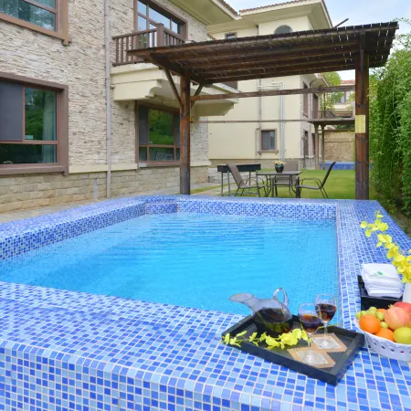 Huitang Yiqi Bieyuan Hot Spring Holiday Villa