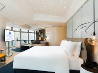 佛山南海和华希尔顿逸林酒店 - 高级大床房