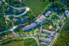 ANJI·JUNLAN LAOZHUANG SHANJU TANGQUAN RESORT HOTEL