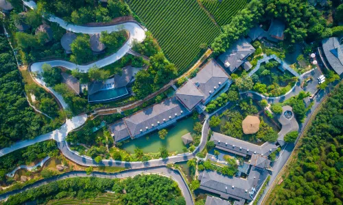 ANJI·JUNLAN LAOZHUANG SHANJU TANGQUAN RESORT HOTEL