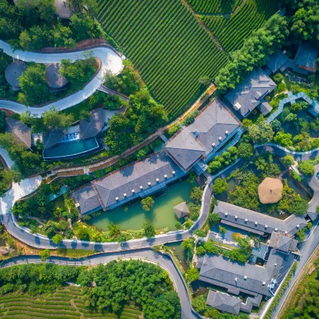 ANJI·JUNLAN LAOZHUANG SHANJU TANGQUAN RESORT HOTEL
