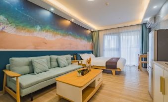Small lane bay micro-theme seascape residence vacation apartment in huizhou