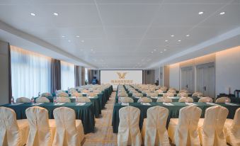 Daye Vienna International Hotel (Huangshi Daye Center High-speed Railway Station)