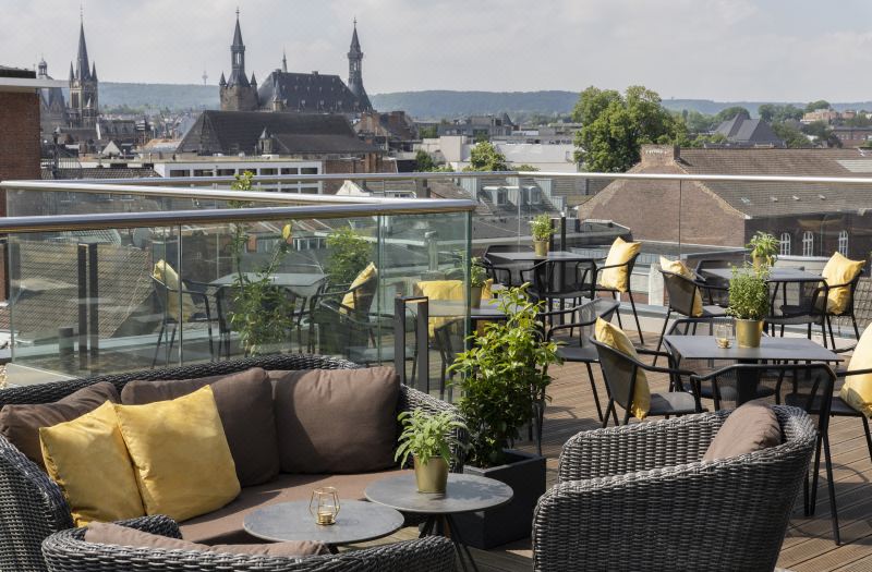 Innside by Melia Aachen