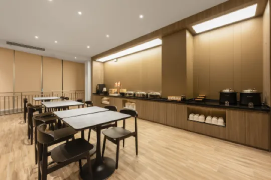 HanTing Hotel (Xiaoyi Dazhong Road)