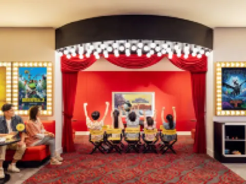 ดิ ยูนิเวอร์แซล สตูดิโอส์ แกรนด์ โฮเทล โรงแรมในปักกิ่ง