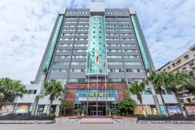 潼南大飯店 重慶長途汽車運輸有限責任公司潼南分公司附近的飯店
