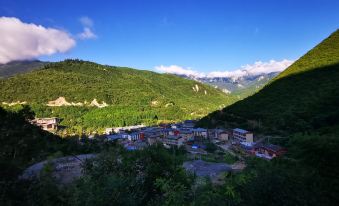 Jiuzhaigou happy sunshine home stay