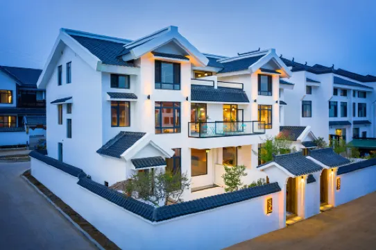 Wishing Island Hot Spring Villa Hotels in Gaizhou