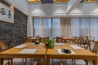 Yuzhou Dongguan • Chan Mo Hotel (Jiangyang Zhangba Guiyuanlin Park Branch)