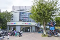 Super INS Jingyi E-Sports Hotel (Minhou University Town Jinyu Subway Station)