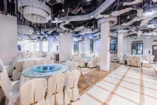 Borrman Hotel (Chongqing Qijiang East Station Shaxihe Park Store) Отели рядом с достопримечательностью «Qijiang Museum»