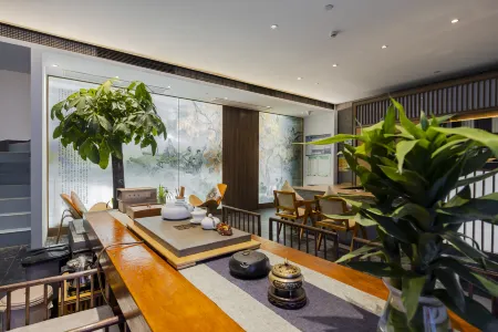 Elong Me Anlai Hotel (Nanjing Confucius Temple Pedestrian Street) Отели рядом с достопримечательностью «Nanjing Normal University Suiyuan Campus Multiple-use Gymnasium»