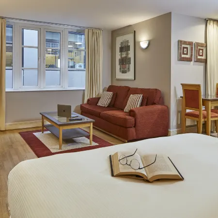 Marlin Apartments London City - Queen Street Отели рядом с достопримечательностью «Здание центрального уголовного суда Олд-Бейли»