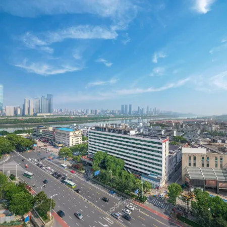 Dolton Lushan Hotel