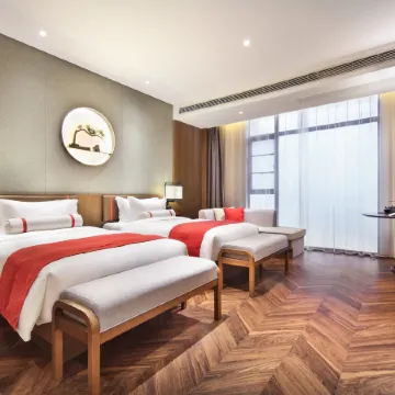 Ease Hotel Yi (Wuhan Donghu Liyuan Yuejiazui Metro Station)