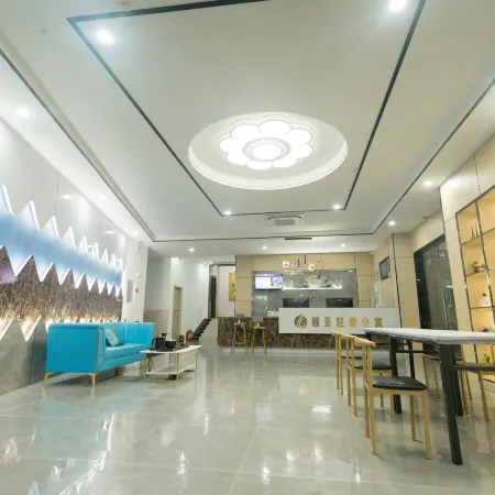 Yujing Light Luxury Apartment (Haifeng Food Street Branch)