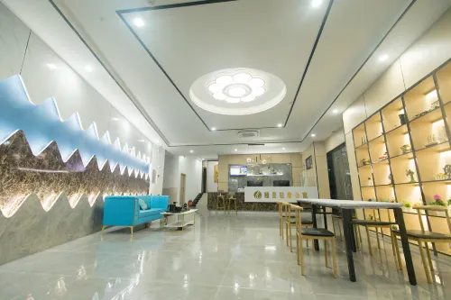 Yujing Light Luxury Apartment (Haifeng Food Street Branch)