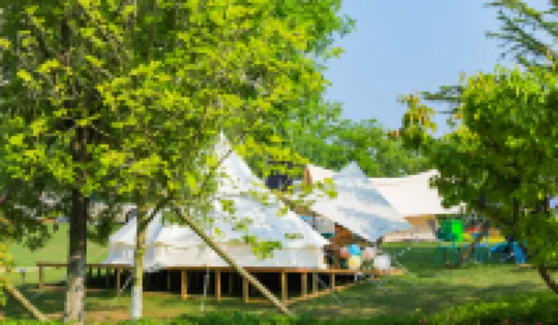 青島東方影都皇冠假日酒店