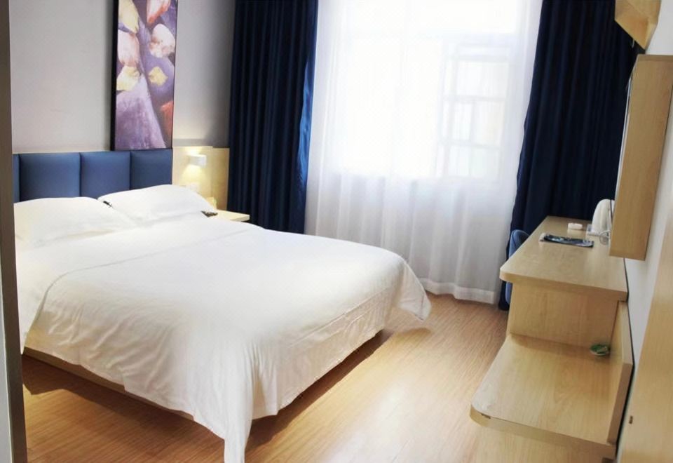 7 Days Hotel (Nanchang Bayi Square Railway Station) - Housity