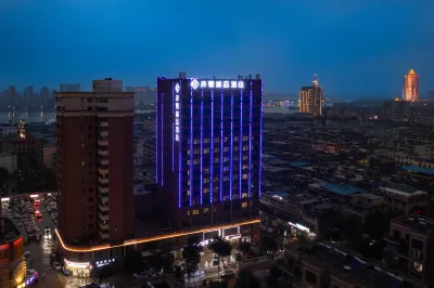 Chonpines Hotel Hotels near YiShui KeJiGuan