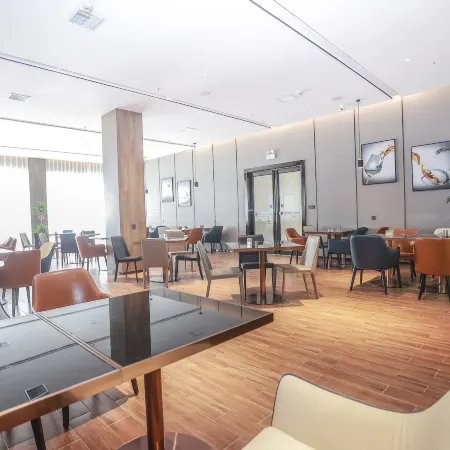 Echarm Hotel (Mengzhou Huanghe Avenue)
